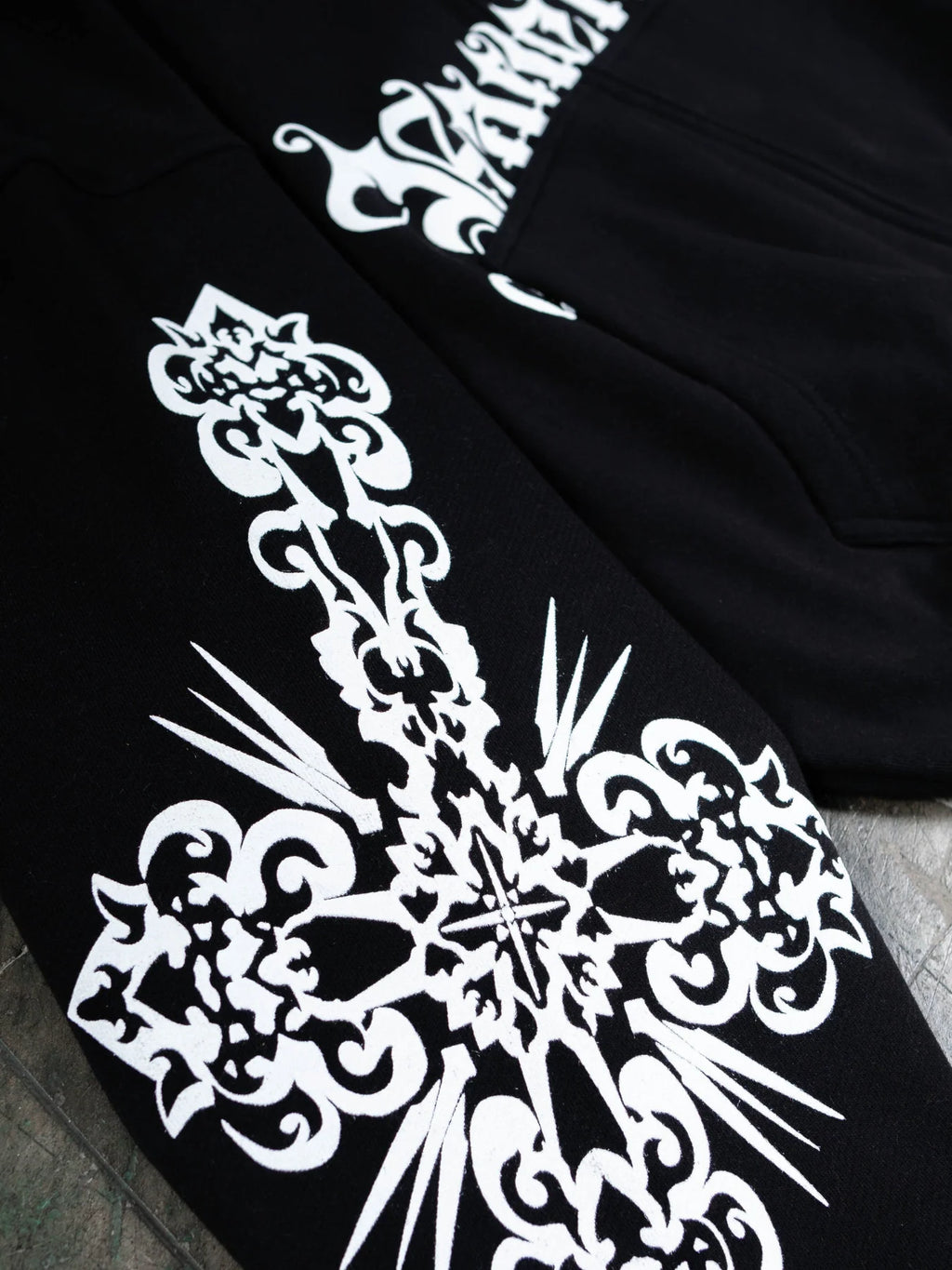 BLOODLINE ZIP UNISEX HOODIE